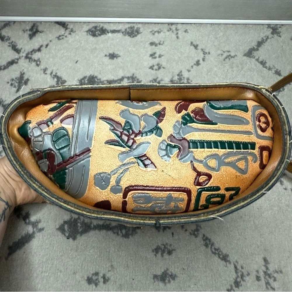 VTG PRINCESS Egyptian Hieroglyphics Tooled Leather Bucket Bag